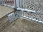 Esempio di installazione dell’attuatore NICE Toona